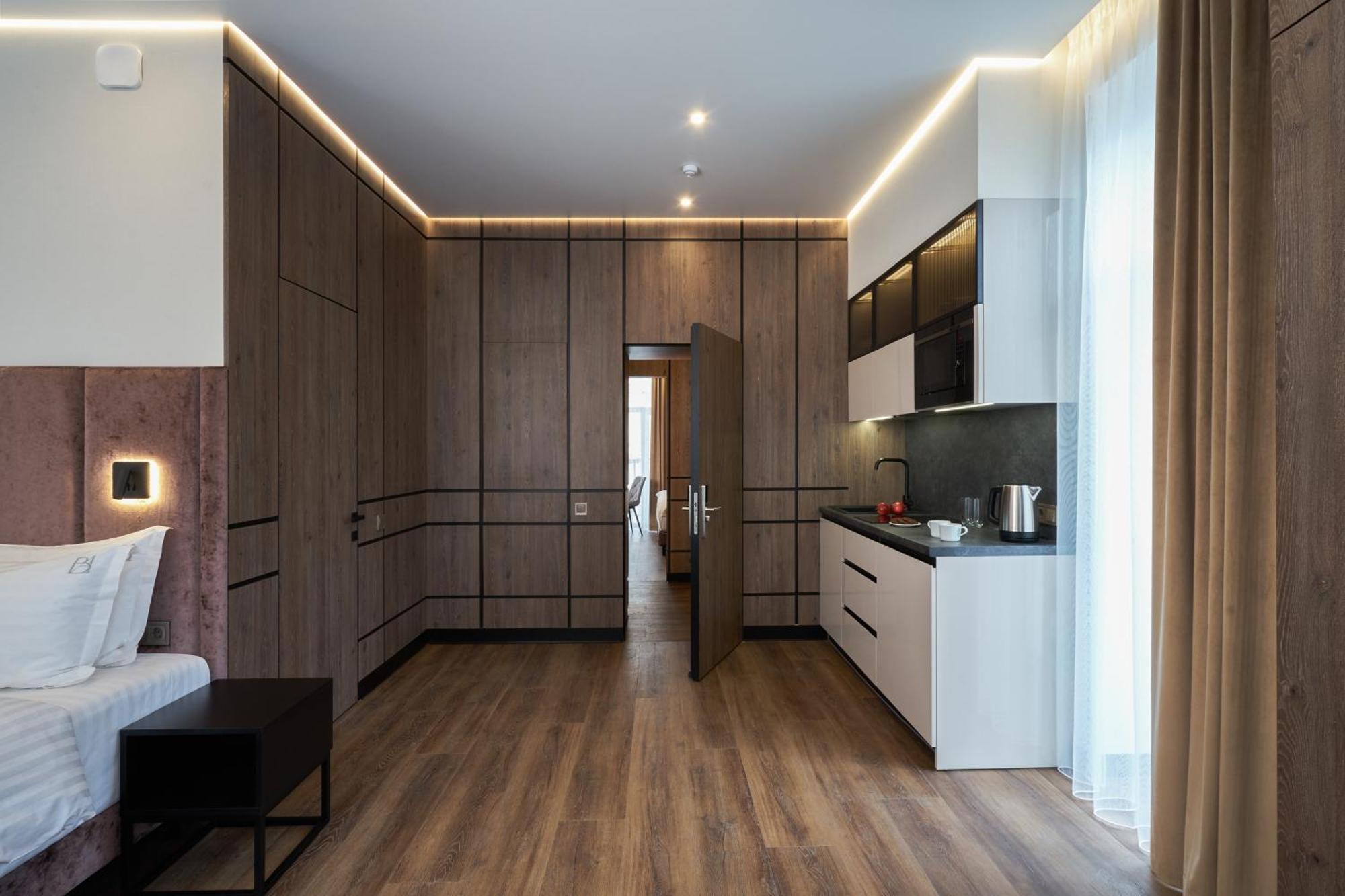 Bonapart Maidan By Uhm Kyiv Exterior photo